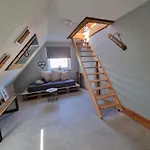 Habitación en casa particular 2-zimmer-apartment Mit Küche Und Bad Im In Ortsrandlage
