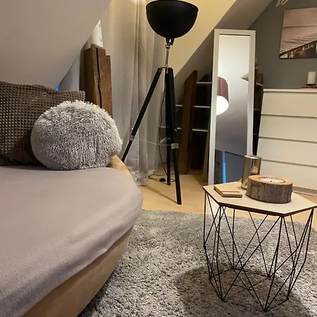 Schoenes Zimmer In Einfamilienhaus In Ruhiger Lage Проживание в семье