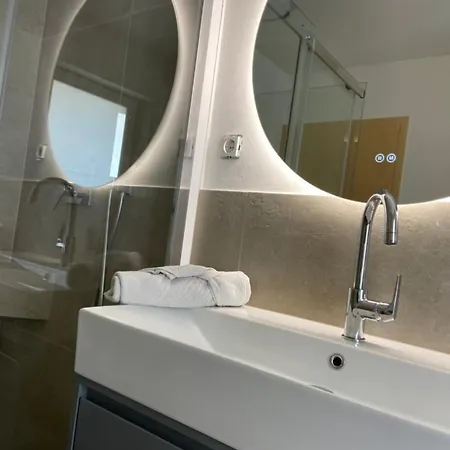 Schoenes Zimmer In Einfamilienhaus In Ruhiger Lage