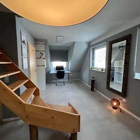 2-zimmer-apartment Mit Kueche Und Bad Im In Ortsrandlage Homestay