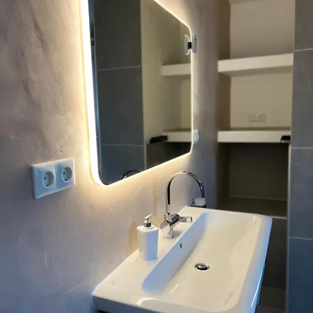 2-zimmer-apartment Mit Kueche Und Bad Im In Ortsrandlage * Ober-Ramstadt