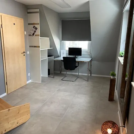 民宿 2-zimmer-apartment Mit Kueche Und Bad Im In Ortsrandlage