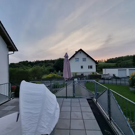 2-zimmer-apartment Mit Kueche Und Bad Im In Ortsrandlage Quarto em Acomodações Particulares Ober-Ramstadt