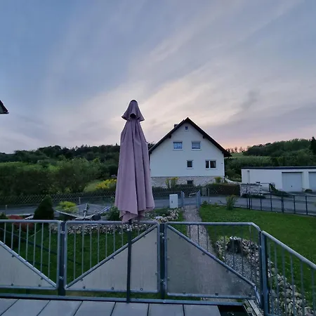 2-zimmer-apartment Mit Kueche Und Bad Im In Ortsrandlage *