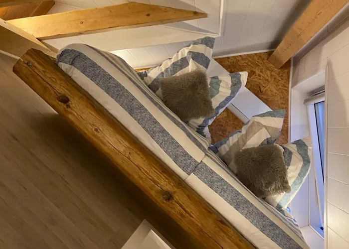 Privatunterkunft 2-zimmer-apartment Mit Küche Und Bad Im In Ortsrandlage *