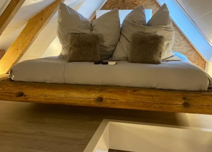 2-zimmer-apartment Mit Küche Und Bad Im In Ortsrandlage