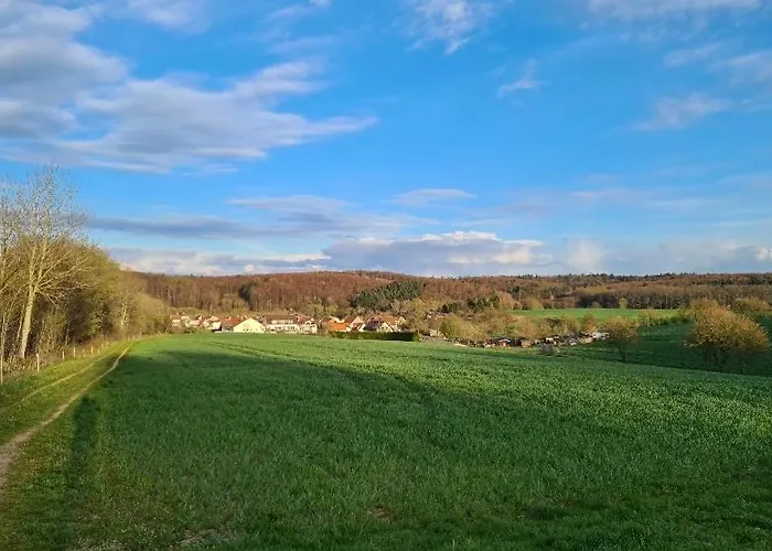 Privatunterkunft 2-zimmer-apartment Mit Küche Und Bad Im In Ortsrandlage *