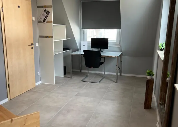 Privatunterkunft 2-zimmer-apartment Mit Küche Und Bad Im In Ortsrandlage