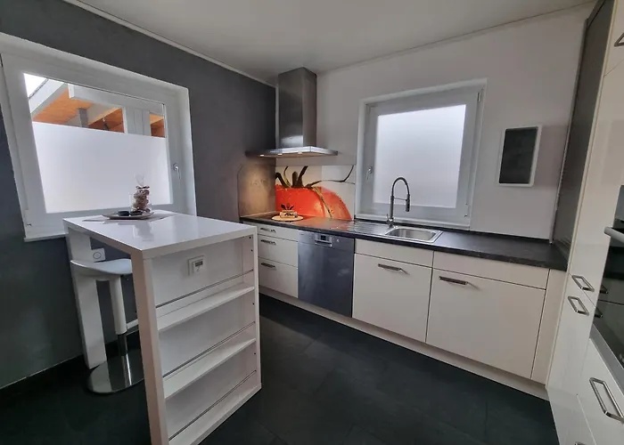 Privatunterkunft 2-zimmer-apartment Mit Küche Und Bad Im In Ortsrandlage *