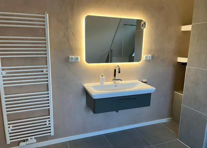 2-zimmer-apartment Mit Küche Und Bad Im In Ortsrandlage Privatunterkunft *